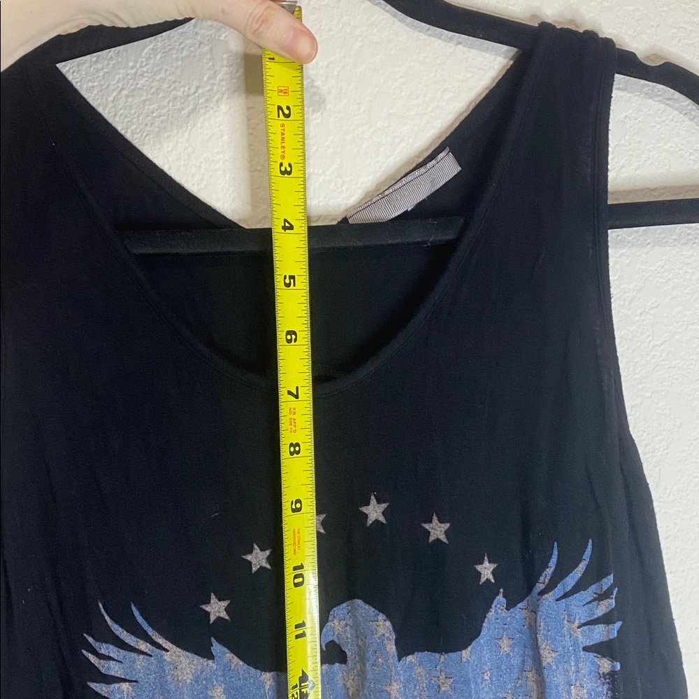 🎱Adorable black lightweight “live free” top! - Picture 6 of 10
